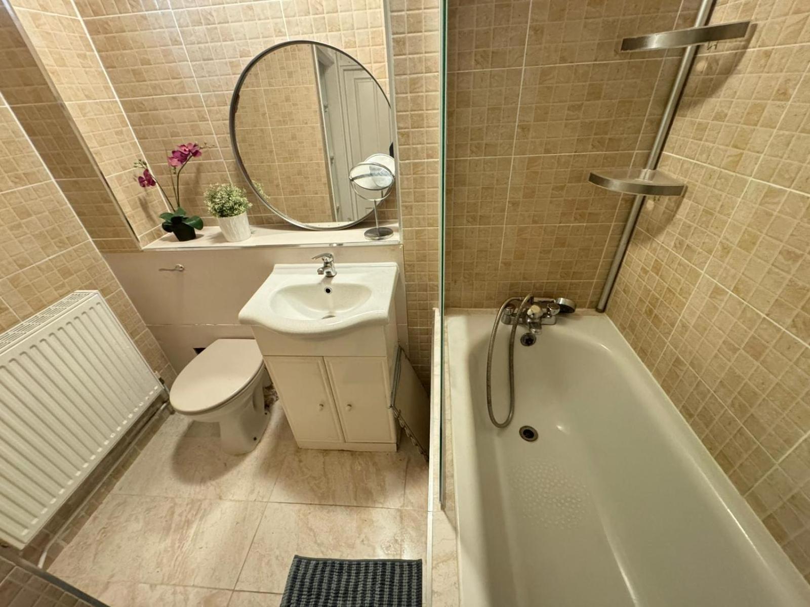 Tks Modern 1bed Flat, Londra
