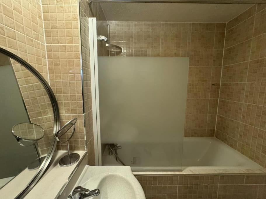 Tks Modern 1bed Flat, Londra
