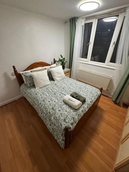 Tks Modern 1bed Flat, Londra