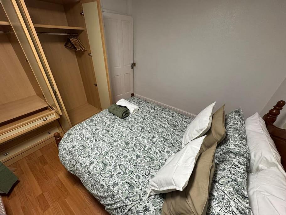 Tks Modern 1bed Flat, Londra
